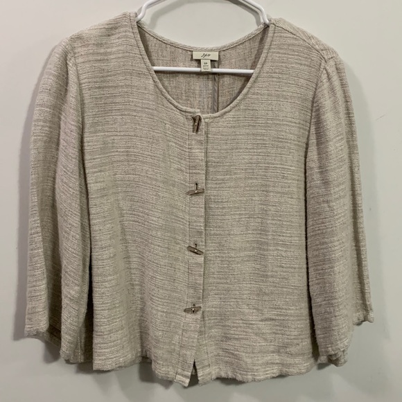 J Jill Linen/ Rayon blend cropped jacket, some wear. Unique buttons! Size SP - Picture 1 of 6